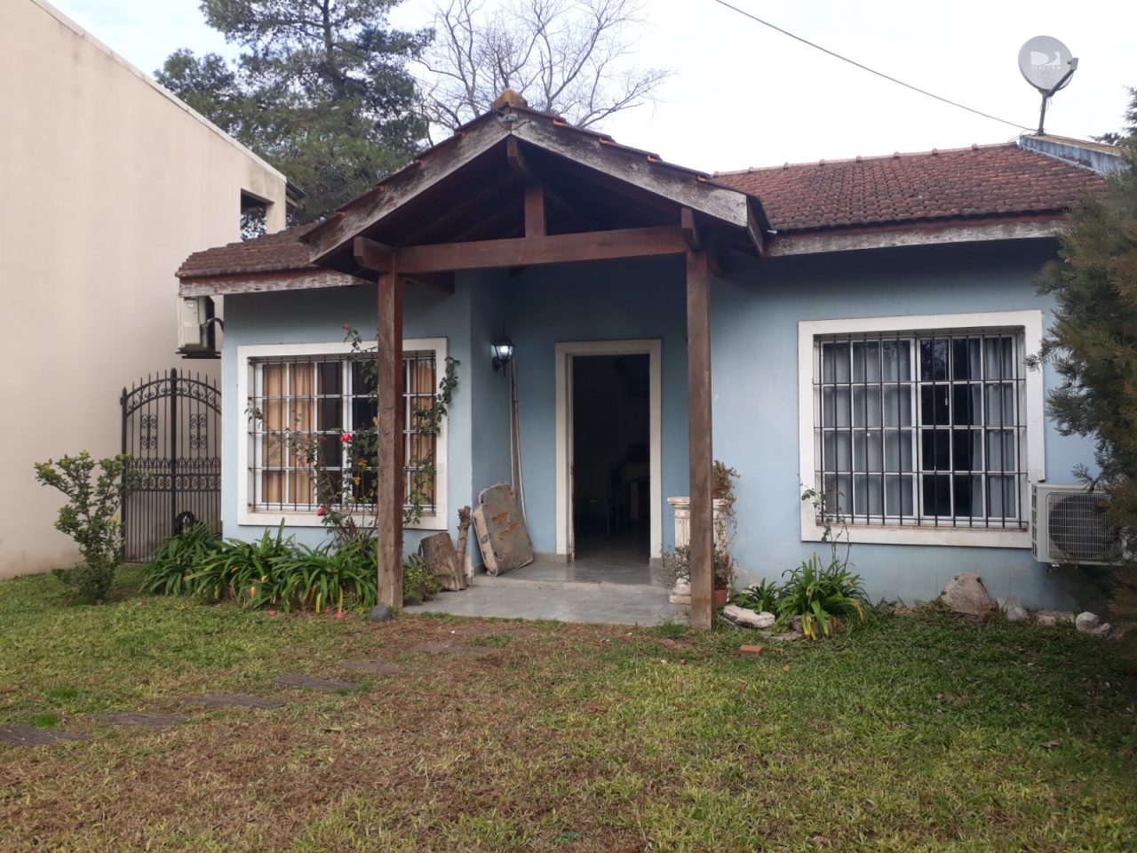Casa chalet 4 ambientes con cochera y jardín en Tortuguitas