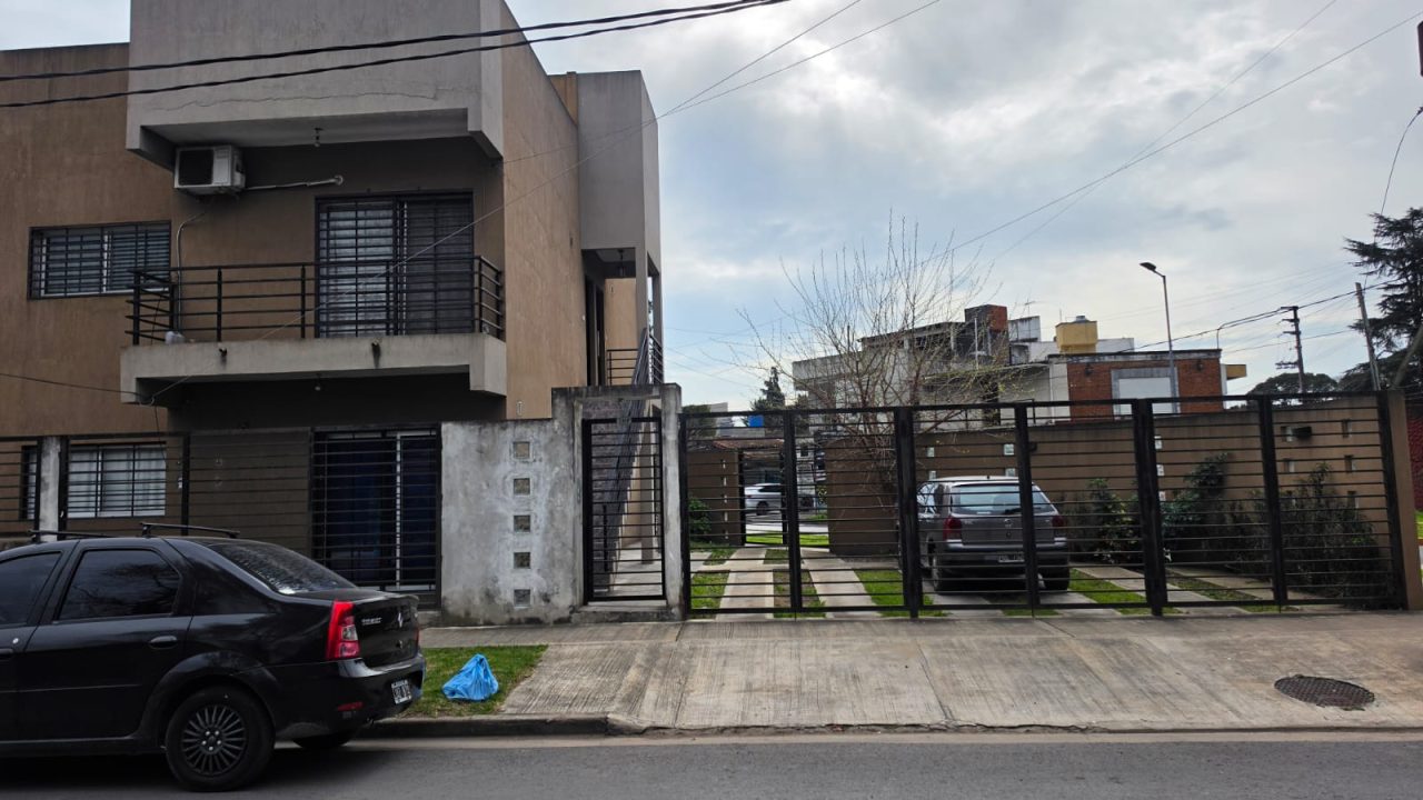 Alquiler dos ambientes planta baja , con cochera ( San Miguel)