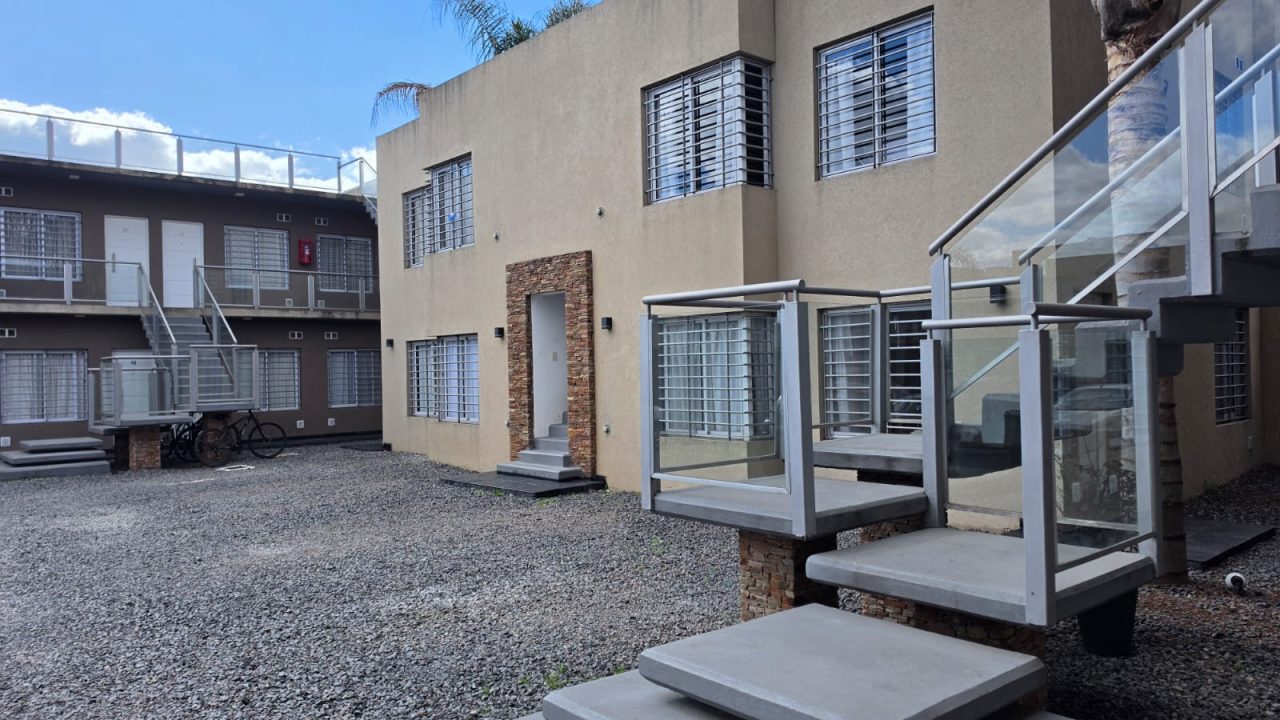 ALQUILER DOS AMBIENTES  CON COCHERA Y BALCON EN MUNIZ (SAN MIGUEL)